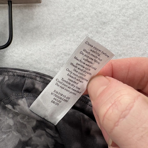 Athleta Rainier Printed Tight Leggings Womens L Black Floral Zip Pockets Ankle - Picture 5 of 12